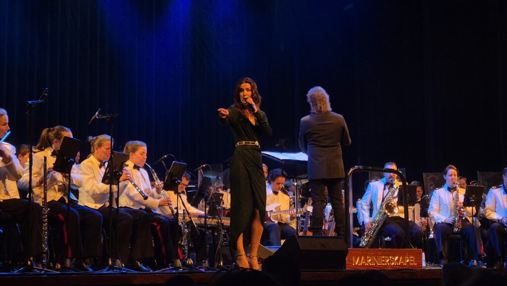 Anjerconcert in Isala Theater eert veteranen uit Capelle en Krimpen