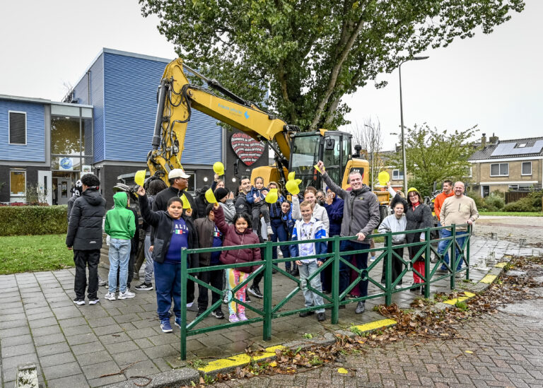 Feestelijke start groot onderhoud op Wiekslag
