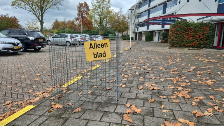 Bladkorven weer neergezet in Capelle aan den IJssel