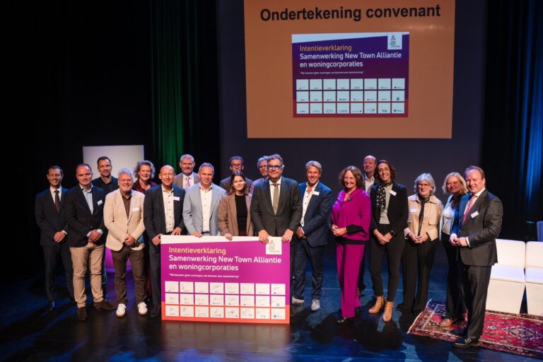 Gemeenten en woningcorporaties pakken samen problemen ‘New Towns’ aan