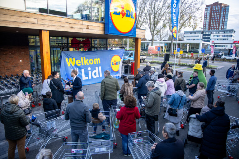Nieuwe Lidl geopend aan Schermerhoek