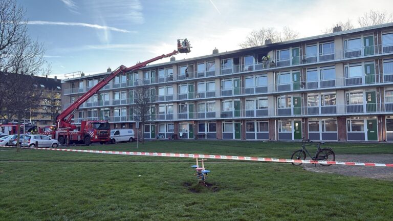 Update | Woning onbewoonbaar na felle brand in Capelle aan den IJssel