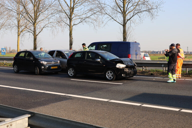 Flinke files op A20 en omliggende wegen na ongeval
