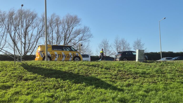 Flinke file op N210 door pechgeval