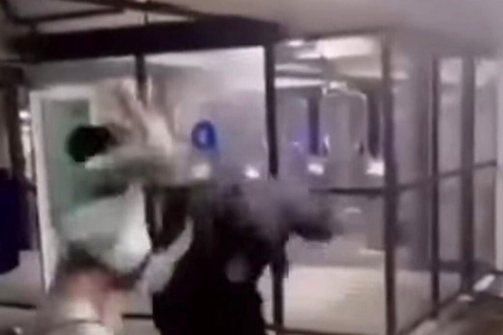 Minderjarige meisjes aangehouden na ernstige mishandeling