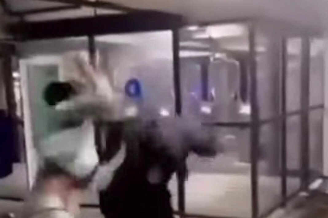 minderjarige meisjes mishandelen leeftijdsgenoot in Rotterdamse parkeergarage