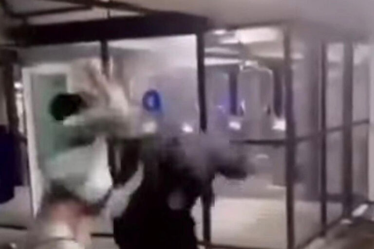 minderjarige meisjes mishandelen leeftijdsgenoot in Rotterdamse parkeergarage