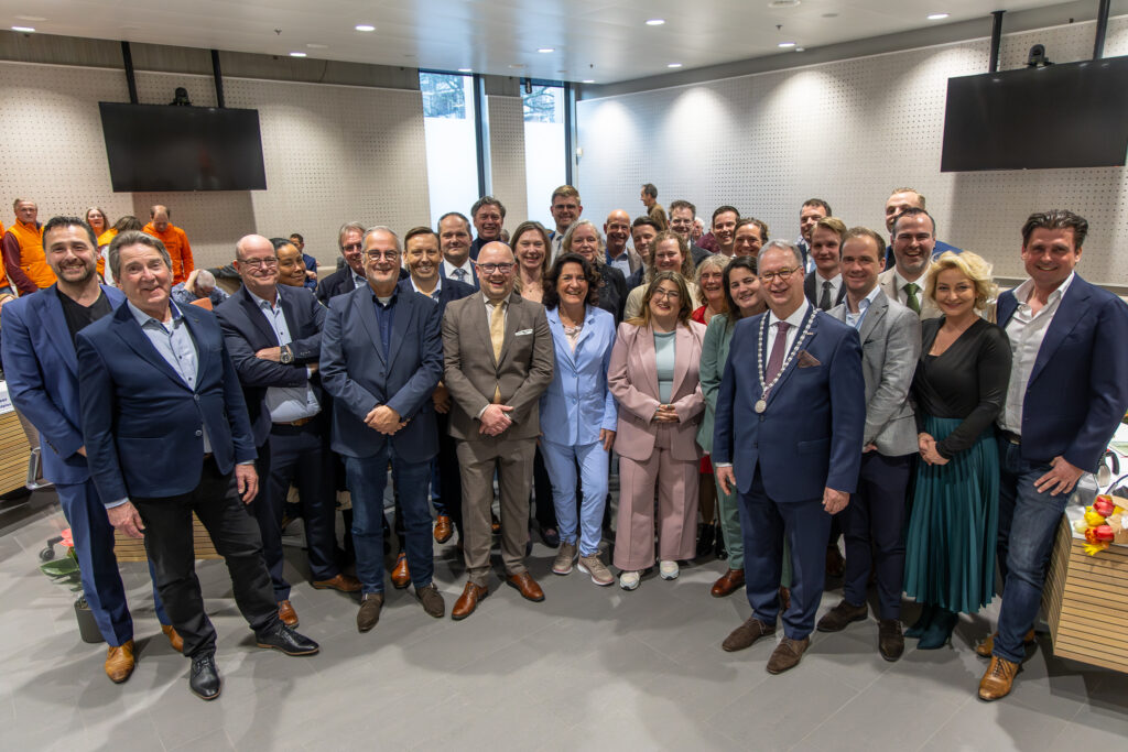 Raadsleden leggen eed of belofte af: installatie gemeenteraad van Zuidplas