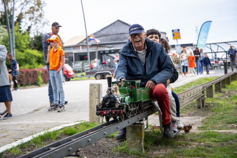 Blijdschap bij vereniging Stormpolderrail op eerste rijdag