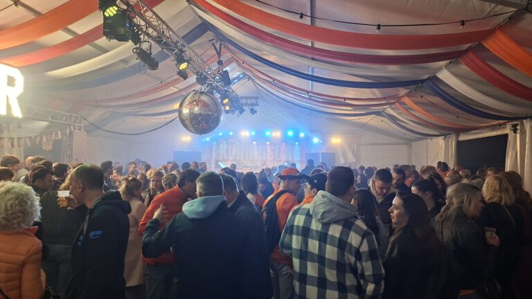 Op het koningsnachtfeest in Moerkapelle kwam jong en oud af.