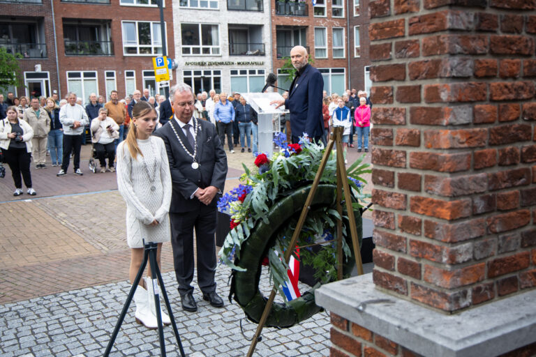 Dodenherdenking in Zuidplas: “Begrijpen is meer dan alleen weten wat er gebeurd is”