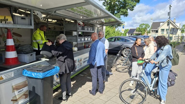 De mobiele milieustraat lijkt al een succes te zijn