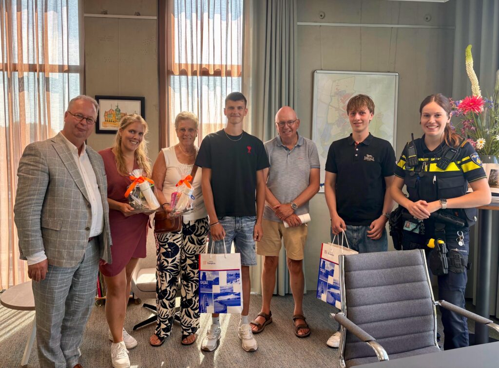 Burgemeester en politie spreken waardering uit voor heldhaftig optreden