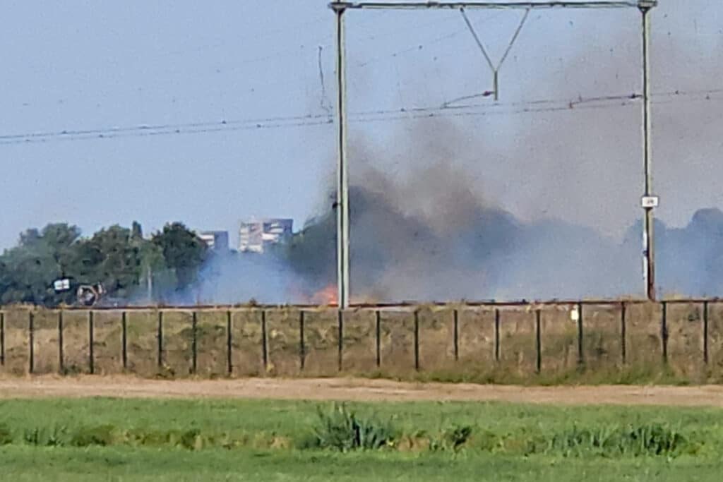 Bermbrand langs treinspoor Nieuwerkerk aan den IJssel