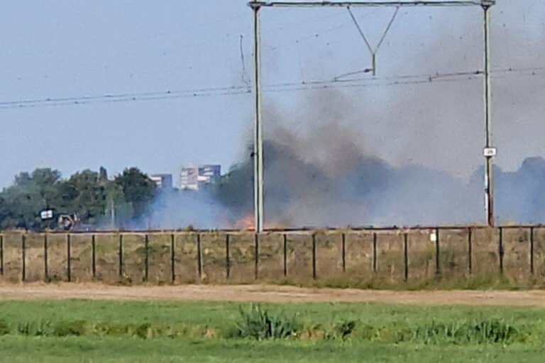 Treinverkeer tijdelijk gestremd door bermbrand bij Nieuwerkerk aan den IJssel
