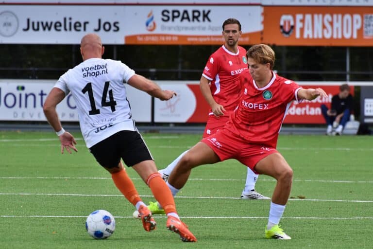 VV Capelle komt nauwelijks tot kansen en verliest bij Jodan Boys (Fotografie: Annemiek van Dillen)