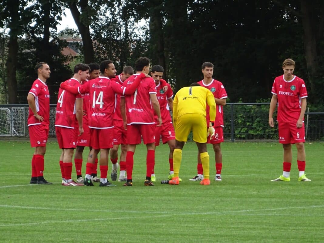 VV Capelle geeft zege uit handen tegen Heerjansdam (2-2) Foto: Leen de Koning