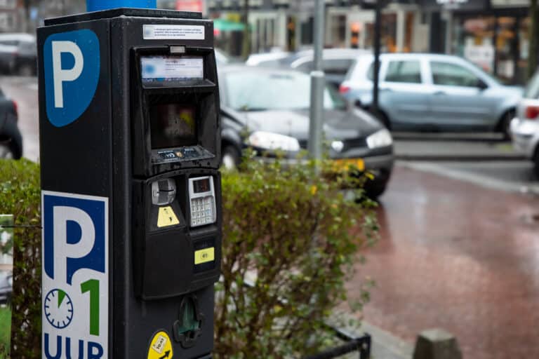 Rotterdam wil betaald parkeren in hele stad, Capelse VVD bezorgd over effecten