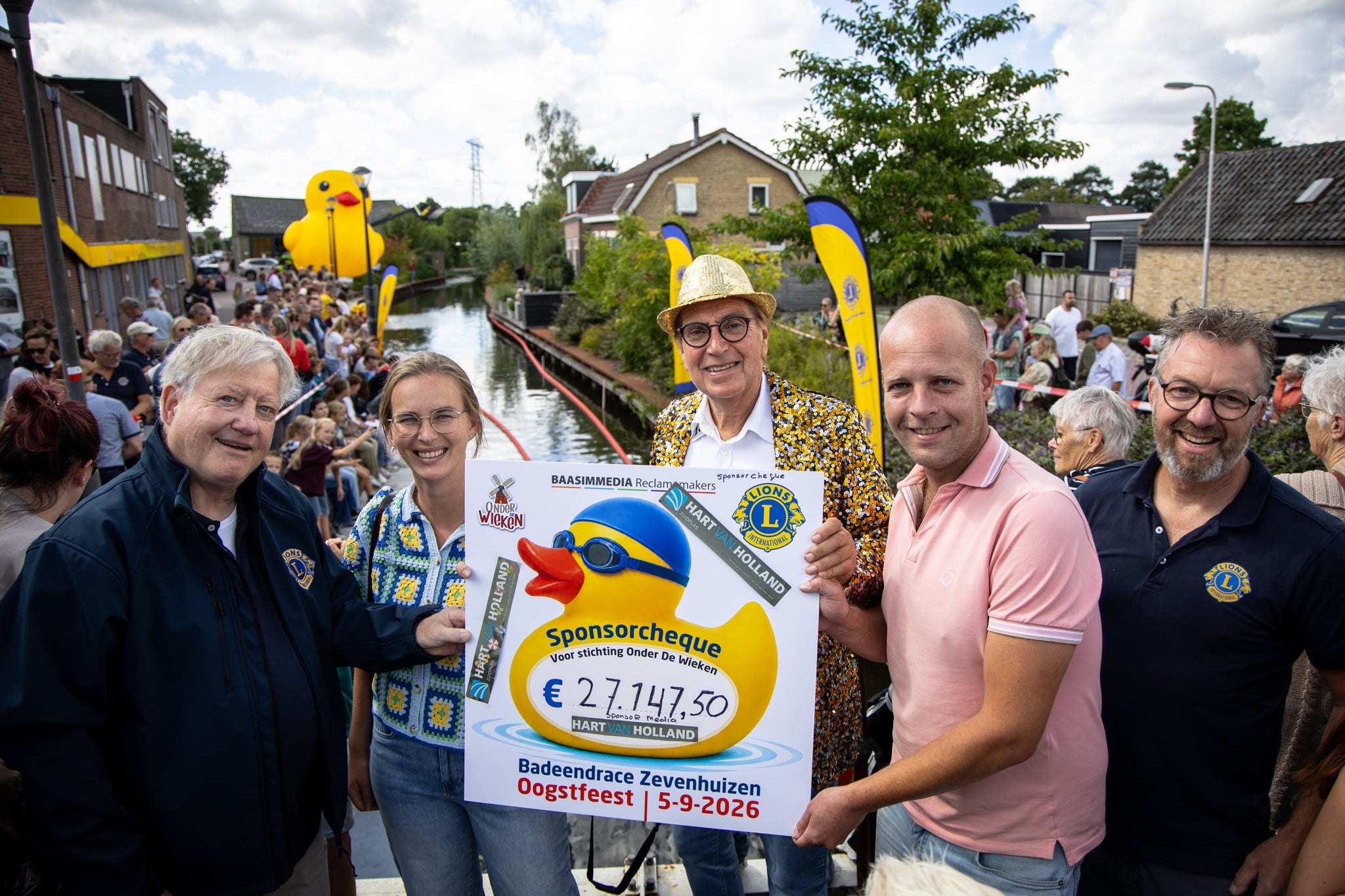 6.000 badeendjes leveren ruim 27.000 euro op voor kinderzorghuis Onder de Wieken tijdens Oogstfeest