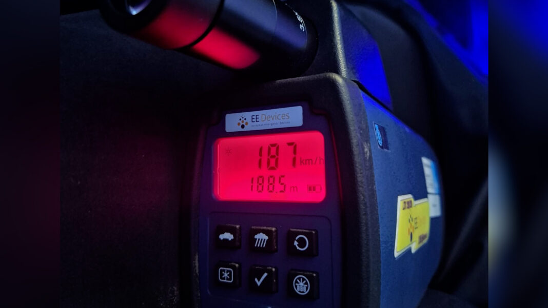 Bestuurder rijdt 187 km/u op A12 en blijkt onder invloed (Foto: Instragam - politie_wveenzuidplas)